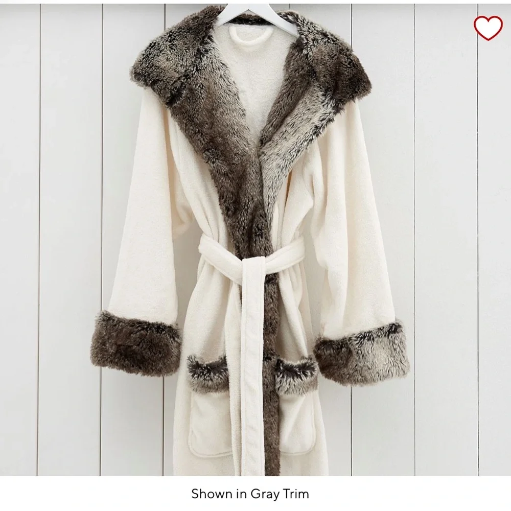 Pottery Barn Faux Fur Ombre soft hooded robe - Picture 10 of 10